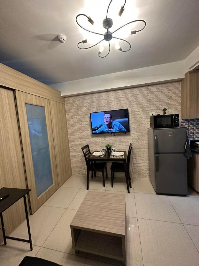 Sabina'S One Bedroom Condo At Shore Tower C マニラ市 エクステリア 写真